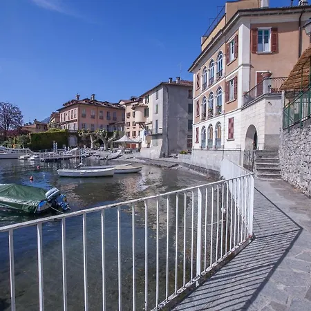 Sleeps 3 *